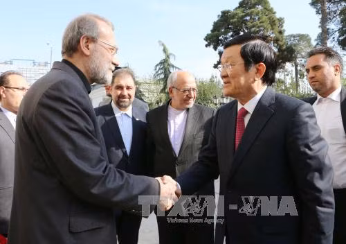  越南国家主席张晋创会见伊朗议会议长阿里·拉里贾尼（Ali Larijani）。（图片来源：越通社）