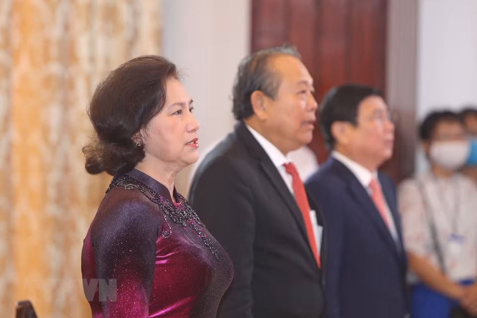 越南国会主席阮氏金银、政府副总理张和平、胡志明市市委书记阮善仁、第七军区政委陈怀忠等出席。越通社记者 清宇 摄