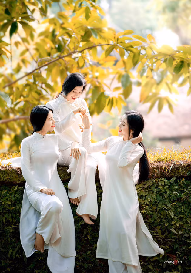 他对摄影的兴趣越来越大。（图片来源：越南之声）