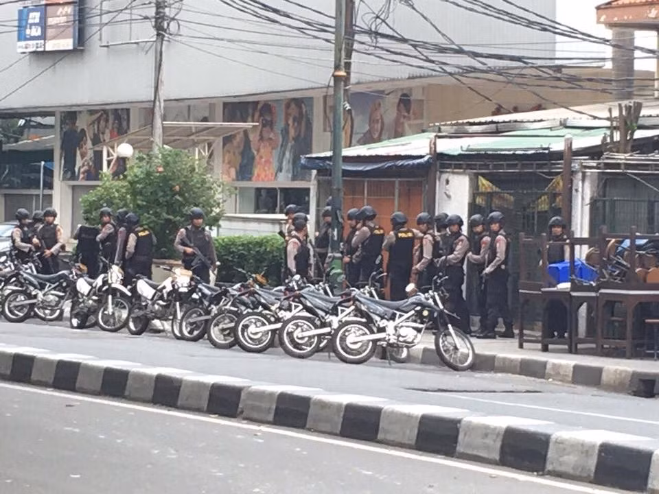 印尼首都雅加达发生多起爆炸 至少7人死亡 