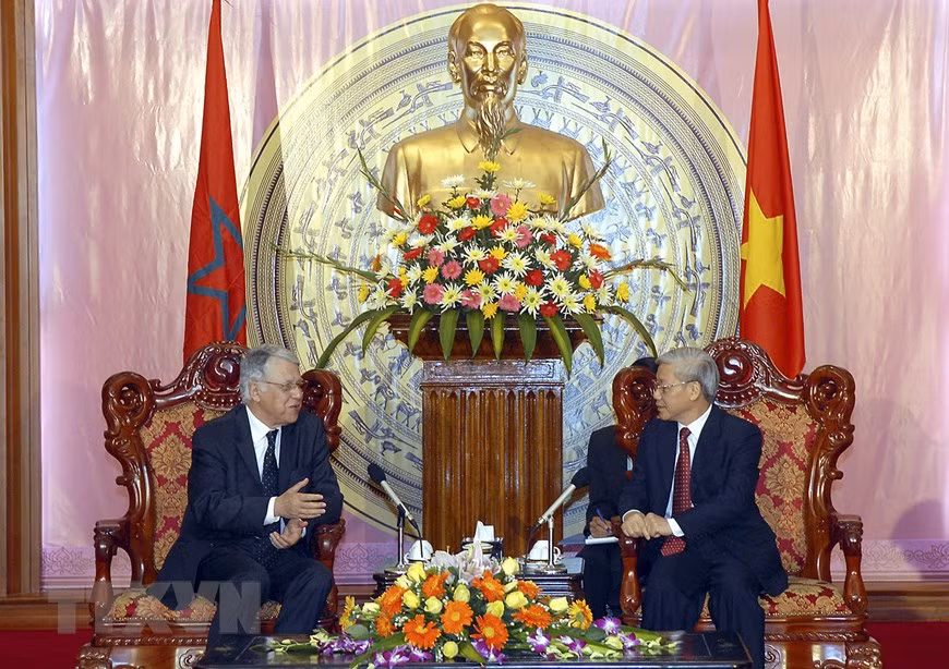 2008年11月24日在河内，越南国会主席阮富仲会见了对越南进行正式访问的摩洛哥首相阿巴斯·法西。图自越通社
