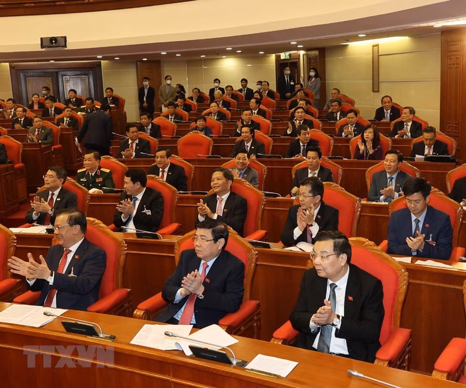 出席会议的越共中央委员。图自越通社