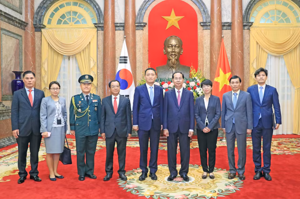 陈大光会见韩国新任驻越大使金度铉。越通社记者 颜创 摄 越南国家主席陈大光