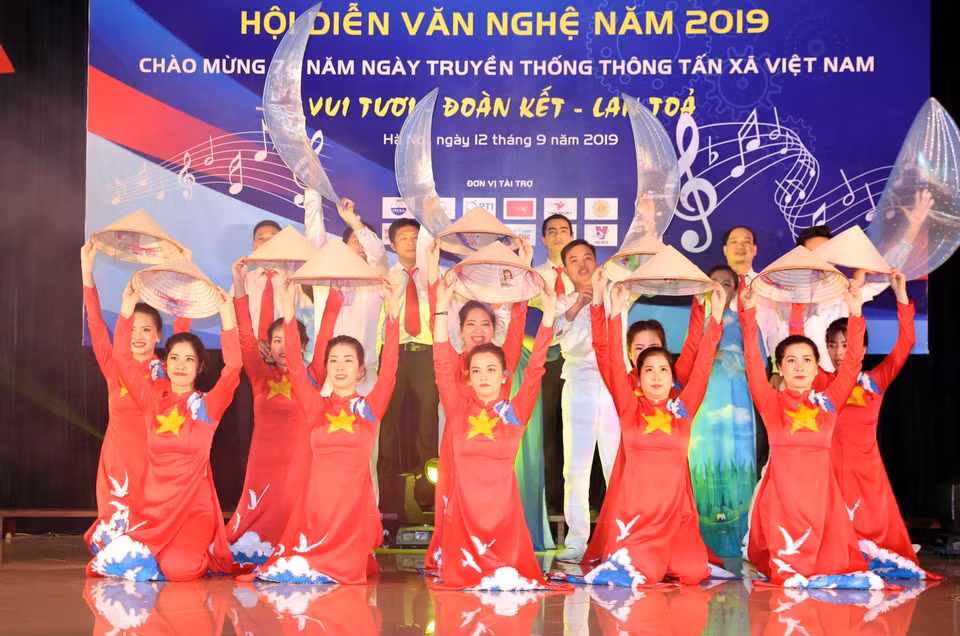 2019年越通社文艺汇演12日在河内国家通讯中心举行，为观众献上一场精彩纷呈的视听盛宴。越通社记者 摄
