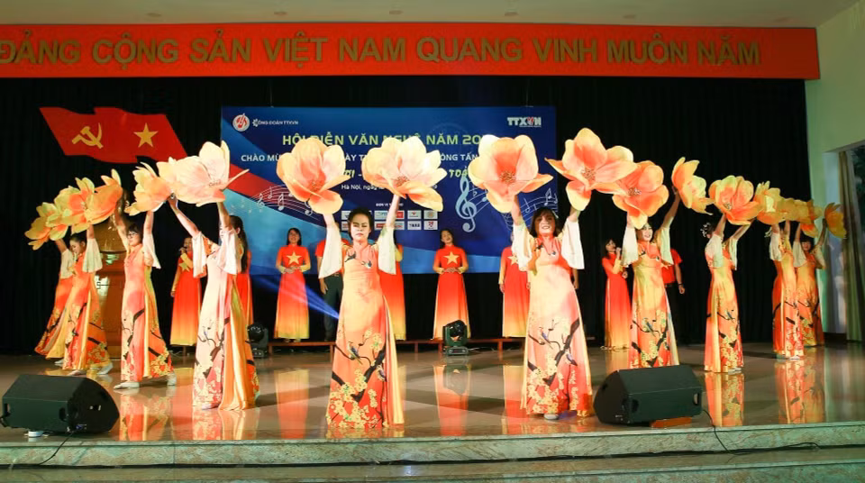 2019年越通社文艺汇演12日在河内国家通讯中心举行，为观众献上一场精彩纷呈的视听盛宴。越通社记者 摄