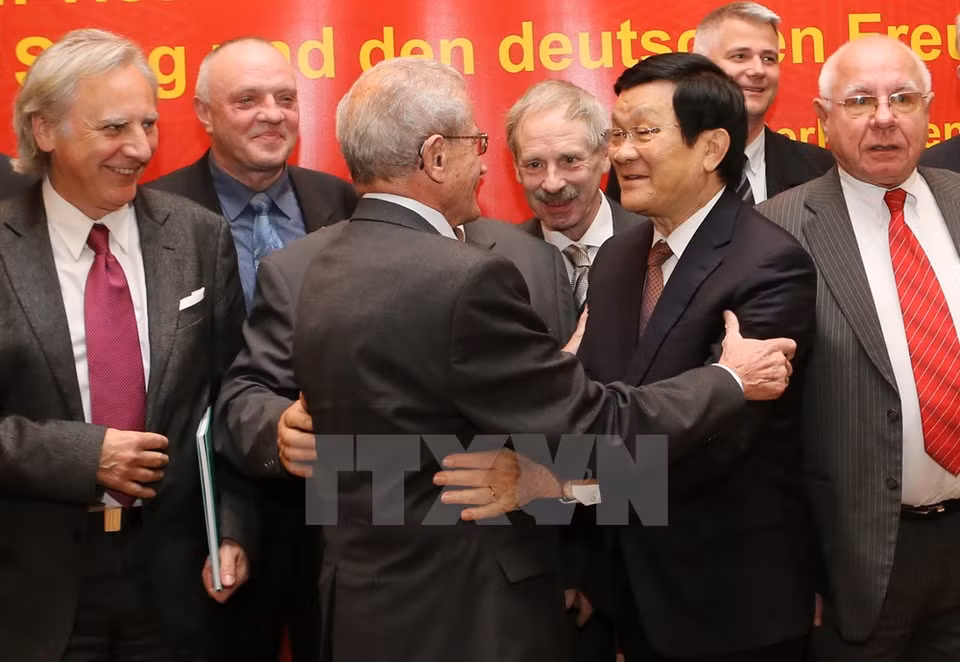 张晋创主席同德国友人举行会面。（图片来源：越通社）