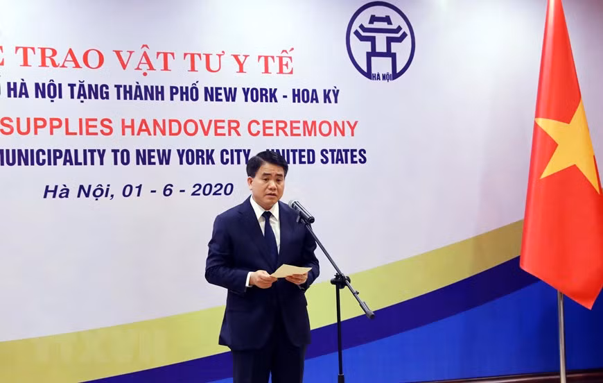 河内市人民委员会主席阮德钟在仪式上发表讲话。越通社记者林庆 摄。