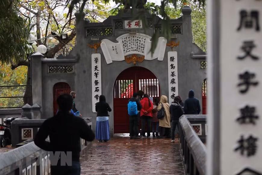 在新冠肺炎疫情蔓延的背景下，玉山祠遗迹区暂停接待参观者。（图自越通社）