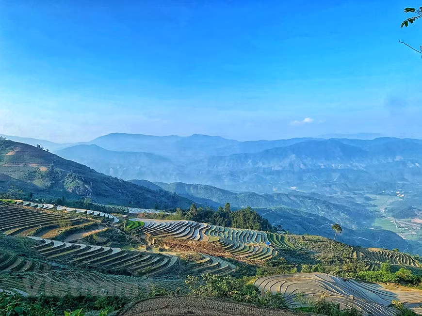 这些“通往天国的阶梯”勾勒出一幅壮观的风光画卷。图自Vietnam+