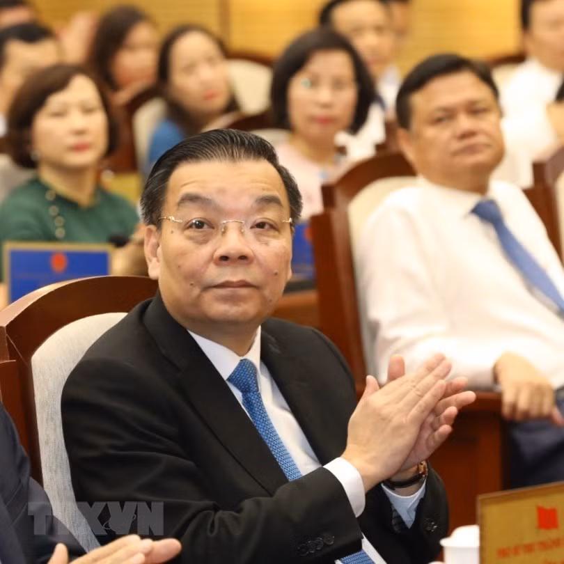 河内市委副书记朱玉英承诺将不懈地努力学习，提高自己的理论素养，业务水平，工作能力，增强自身思想政治素质和党性修养，提升自己思想道德境界，完成党和人民交给的任务。图自越通社