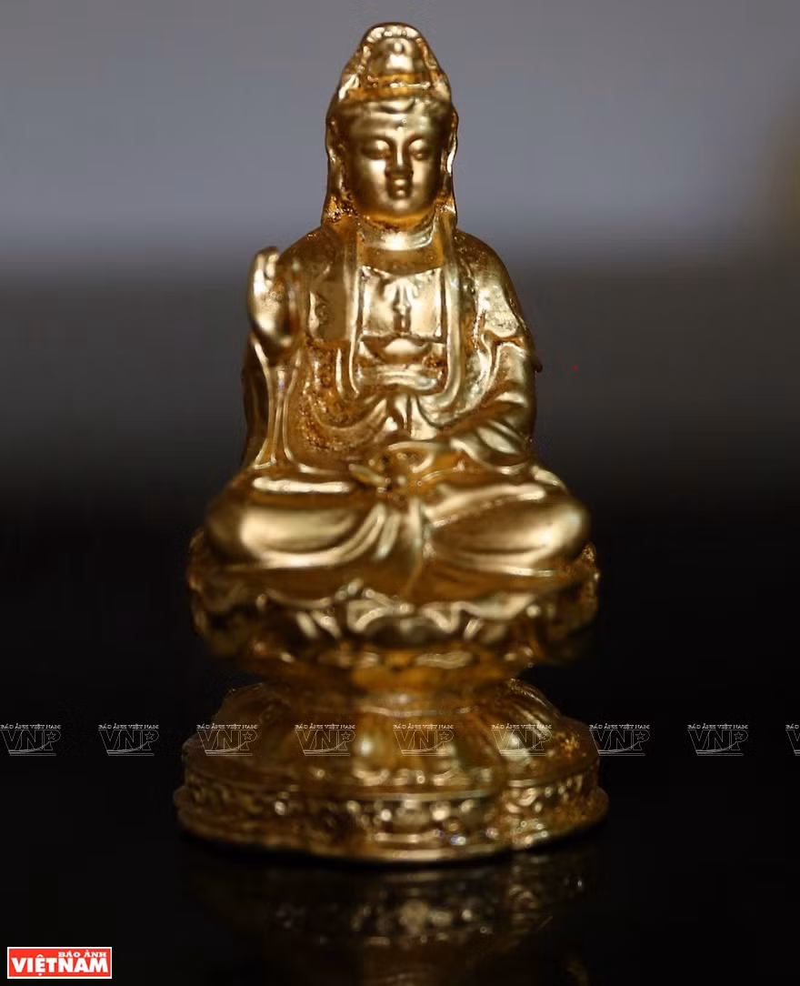 骄骑乡贴金产品。图自越通社
