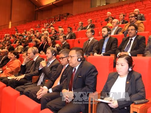参加大会的国际代表（图片来源：越通社）