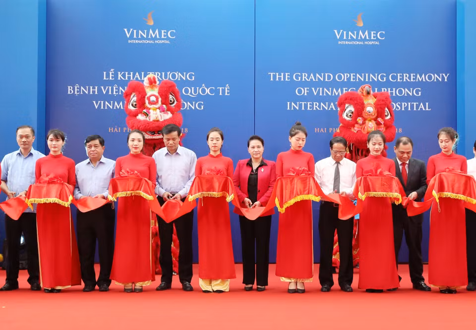 越南国会主席阮氏金银出席海防市VINMEC国际综合医院开张典礼。越通社记者 安灯 摄