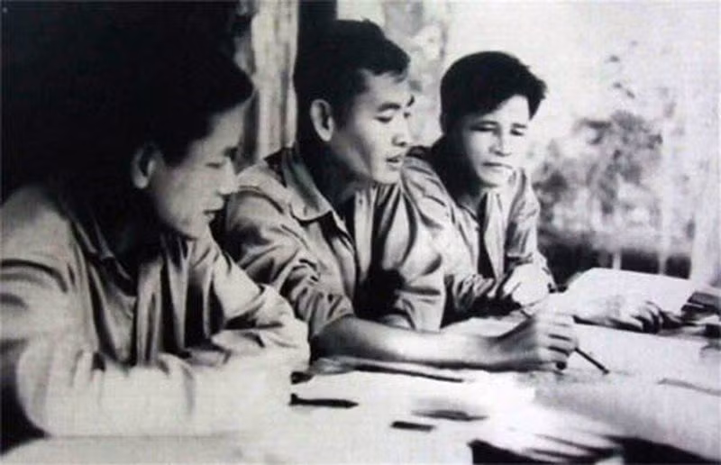 阮志清是越南共产党优秀领导干部、越南人民军杰出的将领、胡志明主席的聪慧学生。阮志清为越南党和民族的伟大事业做出重要贡献。（图自越通社）