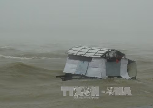 广平省遭受第十号台风袭击，海水大幅上升。（图片来源：越通社） 
