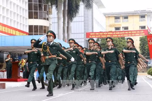 越武德儋出席越南国防部军事技术学院2017-2018学年开学典礼。