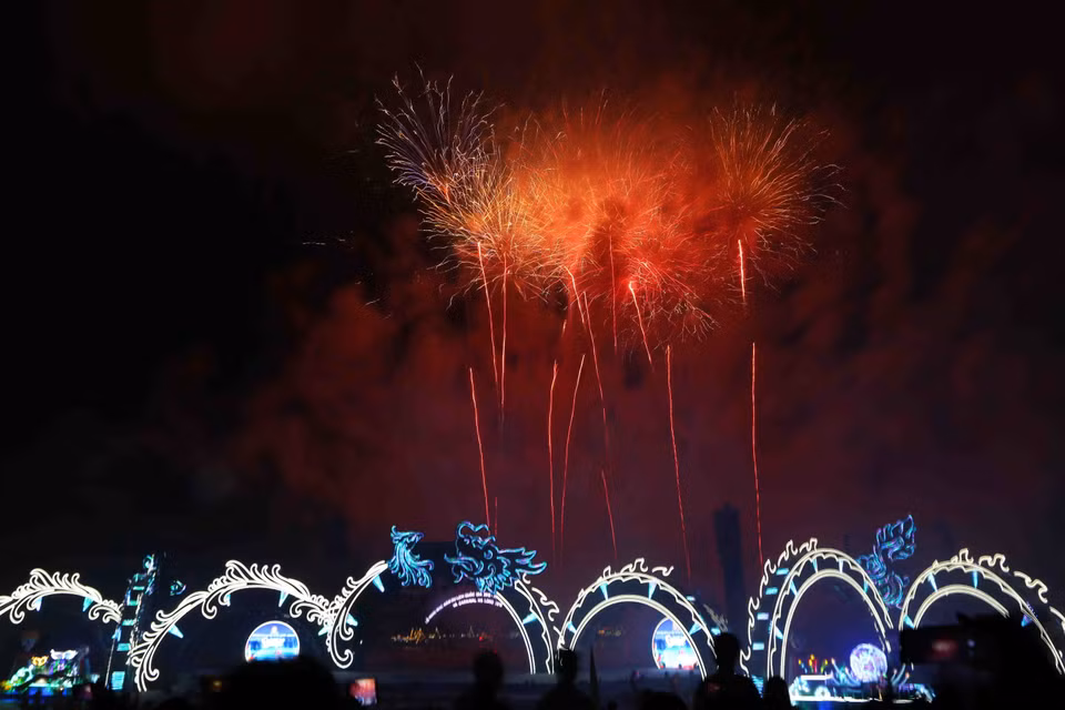 2018广宁-下龙国家旅游年--2018年下龙狂欢节开幕仪式。（图片来源：越通社）