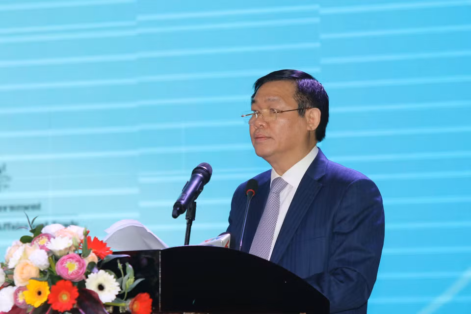 越南政府副总理王廷惠发表讲话。（图片来源：越通社）