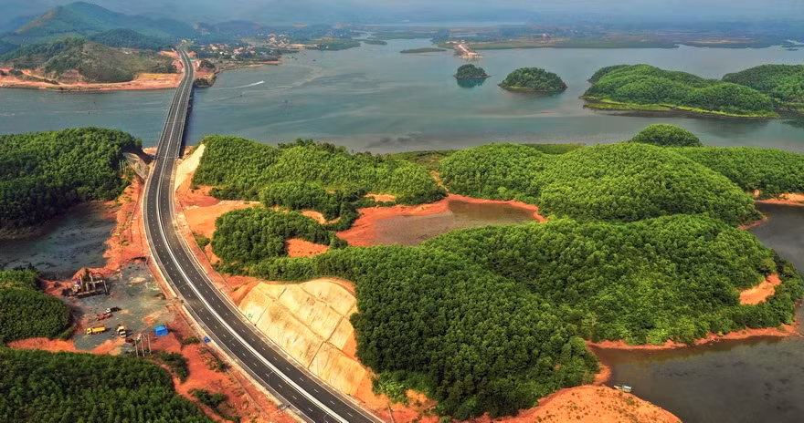 下龙-云屯高速公路。图自越通社