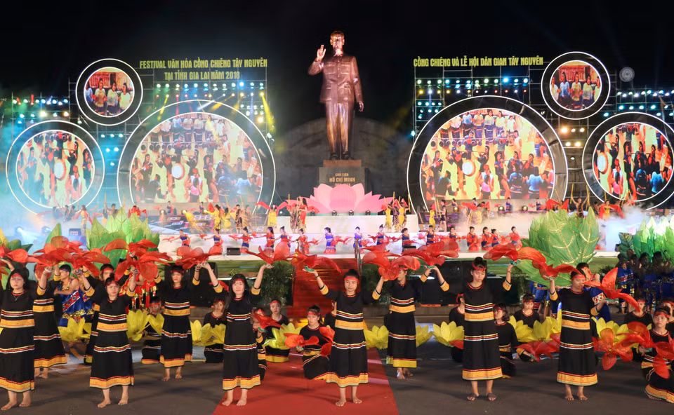 2018年西原锣铮文化节从11月30日至12月2日举行，吸引来自西原地区五省1000多名艺人。图自越通社