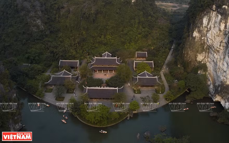 宁平省长安名胜群被联合国教科文组织公认为世界自然遗产。图自越南画报 