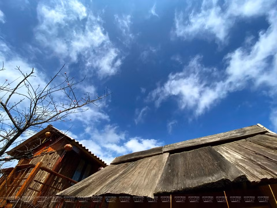 白云飘在蒙族的屋顶。图自越通社/《越南画报》