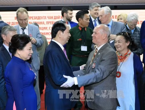 陈大光会见俄越友好协会和俄罗斯援越抗战老战士代表。