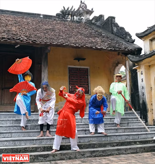 春谱戏的舞蹈姿势。越南画报记者 陈功达 摄