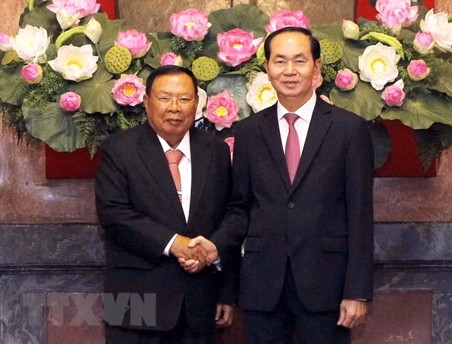  9月21日晚， 老挝人民革命党中央总书记、老挝人民民主共和国主席本扬·沃拉吉代表向越南共产党中央委员会、越南社会主义共和国国会、越南社会主义共和国政府、越南祖国阵线中央委员会致唁电，就越共中央政治局委员、越南社会主义共和国主席陈大光逝世表示沉痛哀悼。图自越通社 