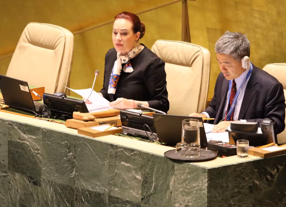 第73届联合国大会主席埃斯皮诺萨向越南国家主席陈大光家属、越南政府和越南人民致以深切的哀悼。图自越通社 