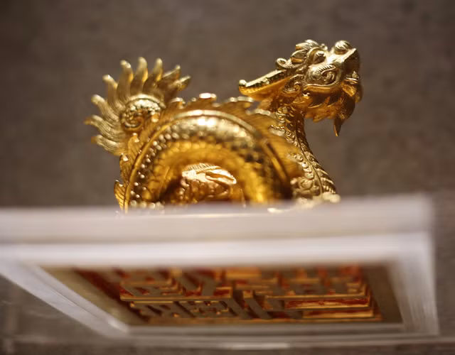 铸造于1827年，在明命帝时期的色命之宝黄金印章，重量为8.3公斤。