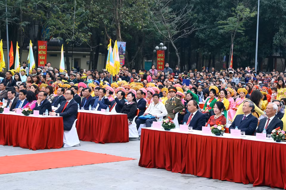 政府总理阮春福出席纪念玉回—栋多大捷229周年的栋多丘庙会。越通社记者 统一 摄