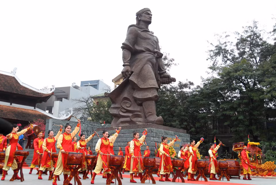 玉回—栋多大捷229周年的栋多丘庙会。越通社记者国庆 摄
