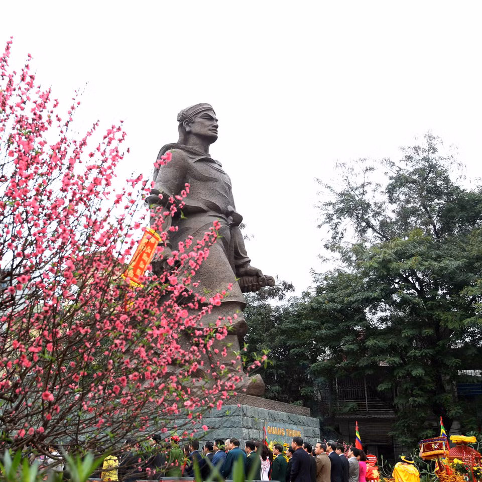 玉回—栋多大捷229周年的栋多丘庙会。越通社记者国庆 摄