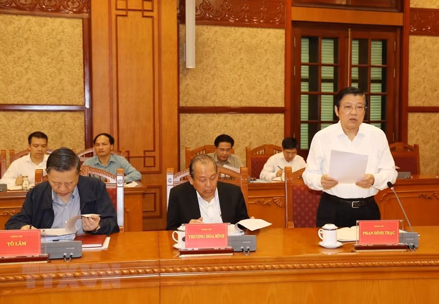 越共中央书记处书记、内政部部长、中央反腐败指导委员会副主任潘廷濁在会上发言。（图自越通社记者知勇 摄）