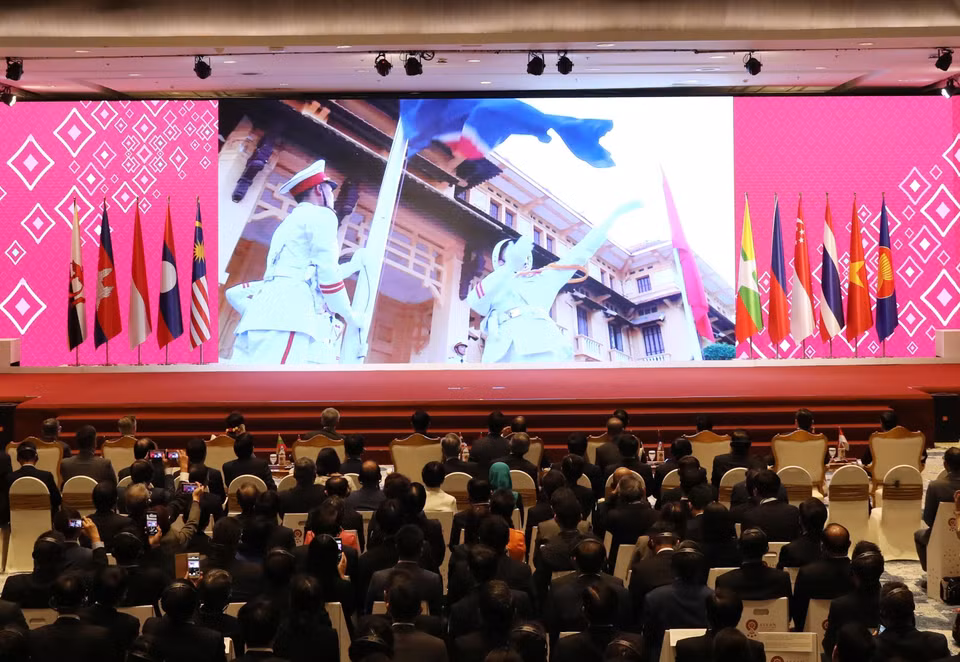 东盟轮值主席国换届交接仪式上播放越南宣传片。 图自越通社记者 统一摄