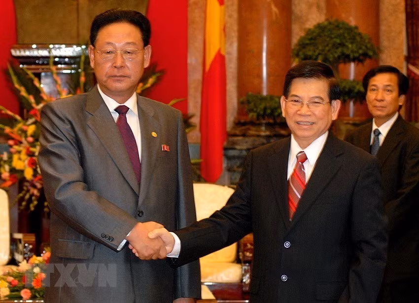 越南国家主席阮明哲接见朝鲜领导人金永日。图自越通社