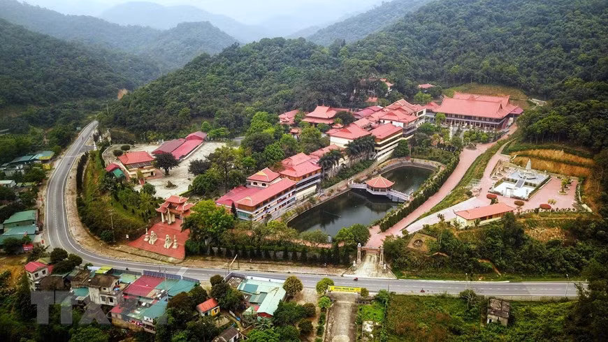 坐落于安子山上的安子竹林禅派的中心是全国各地僧众信徒向往的佛地，同时也是陈仁宗过着宗教生活的地方。图片来源：越通社