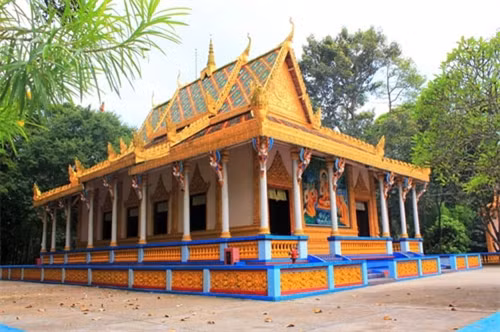 马族寺（Mã Tộc ）距离朔庄市中心近3公理。这是高棉族同胞的一座古寺。其建筑风格和花纹非常独特（图片来源：vnexpress.net）
