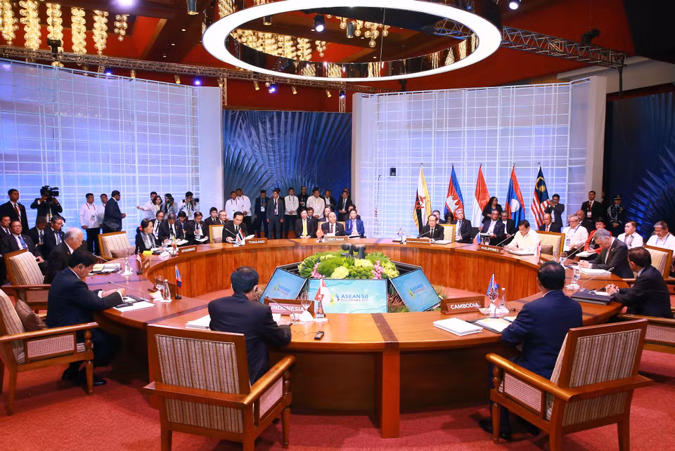 阮春福出席第30届东盟峰会开幕式。（图片来源：越通社）