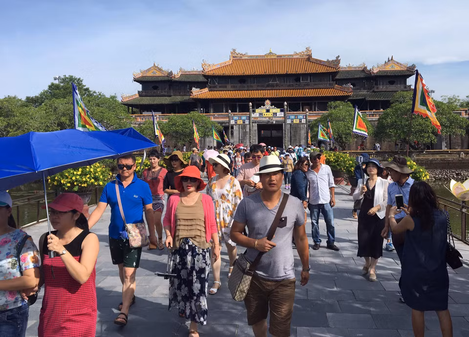 9月2日，顺化古都遗迹区接待2.5万名游客。（图片来源：越通社）