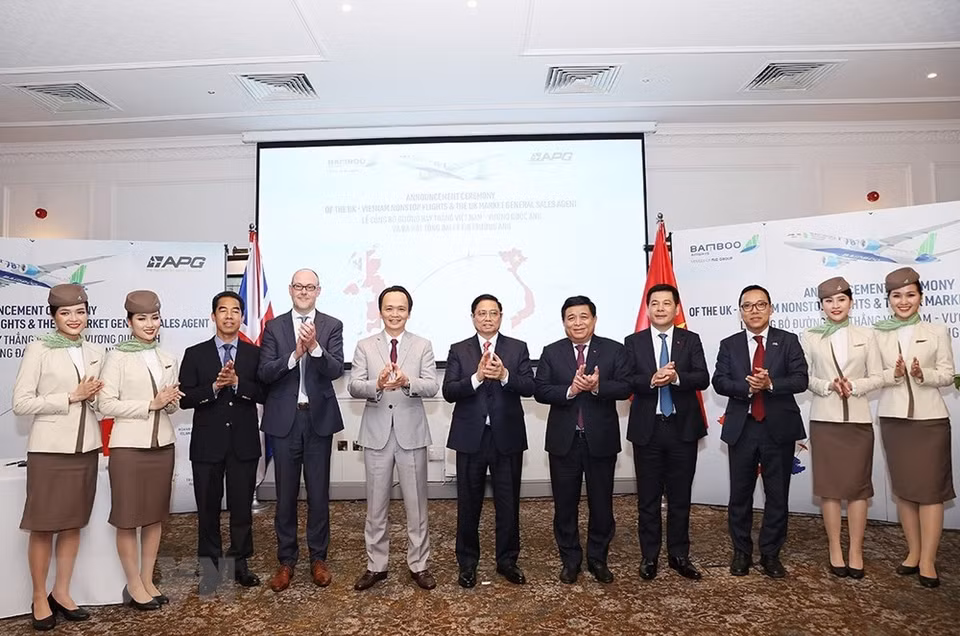 越竹航空的越南至英国直达航线开通之后将越英之间的飞行时间缩短至12-13个小时，比中转航班节省约7个小时。该航线开通后为两国乘客的出行旅游活动创造便利。图自越通社