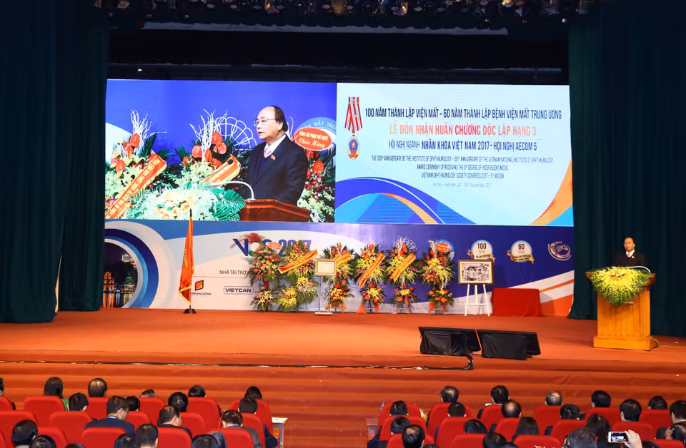 阮春福总理在纪念典礼上发表讲话。（图片来源：越通社）