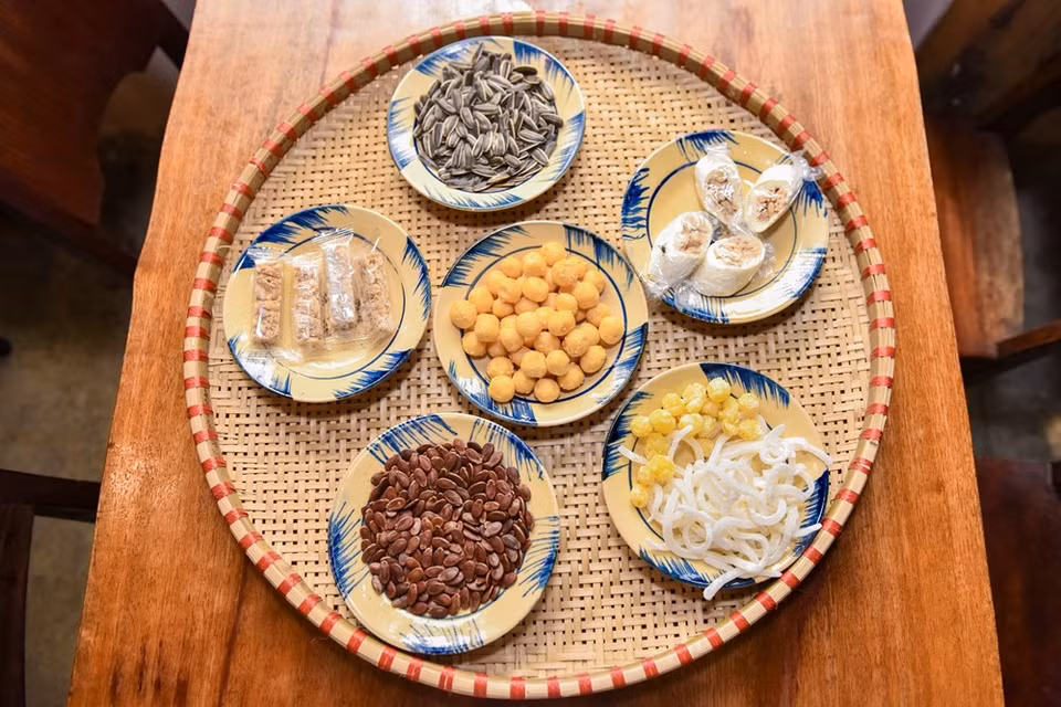 越南各种传统春节零食。图自越通社
