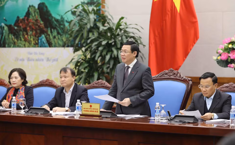 王廷惠副总理主持越南政府价格调控指导委员会会议。（越通社记者芳花 摄）