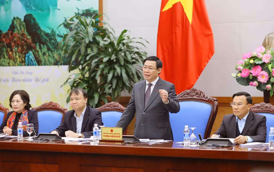 王廷惠副总理主持越南政府价格调控指导委员会会议。（越通社记者芳花 摄）