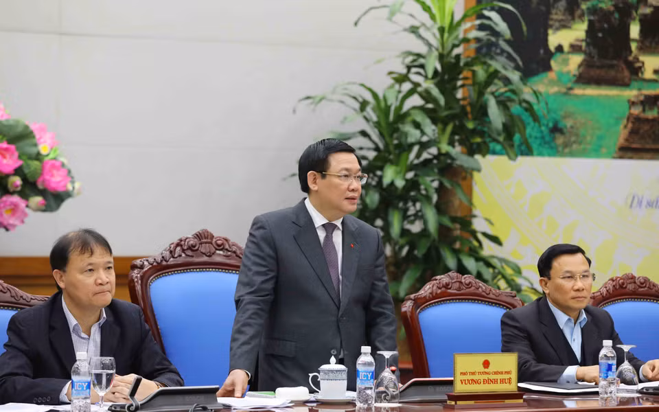 王廷惠副总理主持越南政府价格调控指导委员会会议。（越通社记者芳花 摄）