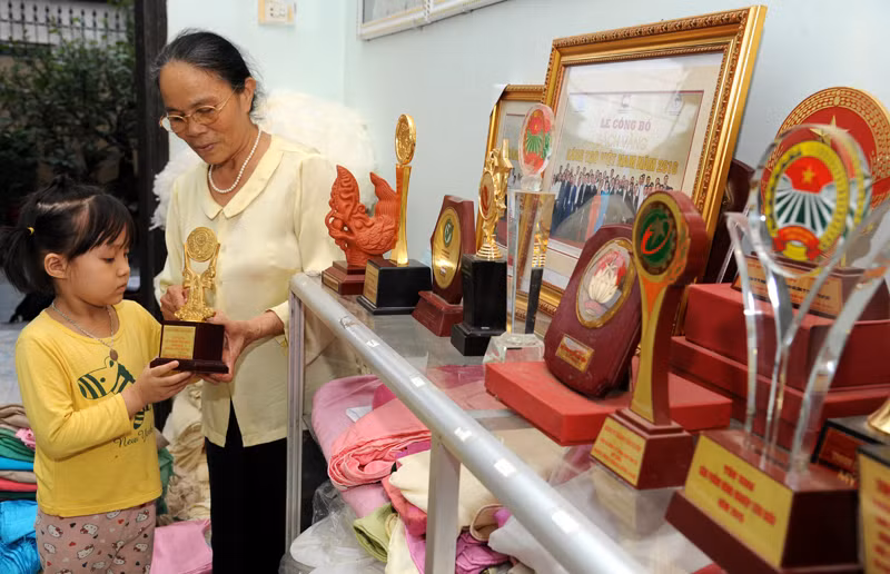 潘氏顺艺术家获得许多奖项。（图片来源：人民报网）