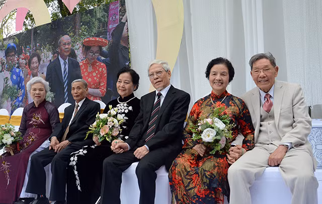 金婚夫妻。