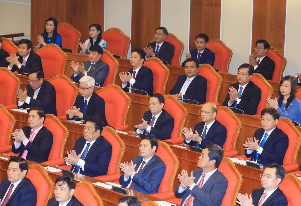 出席越共第十二届中央委员会第六次全体会议的代表。（图片来源：越通社）